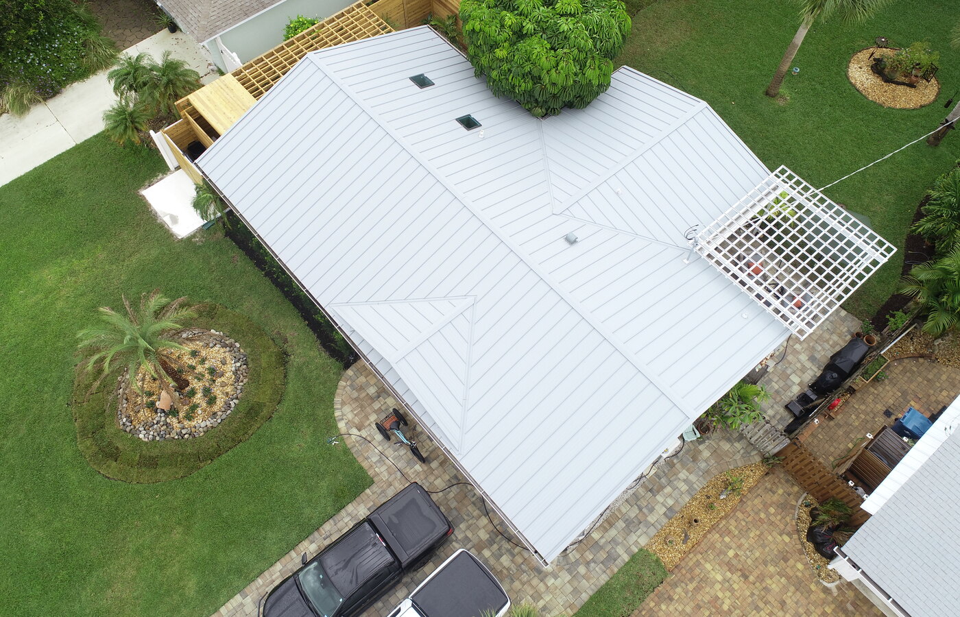 Standing-seam metal roofing in Central Florida